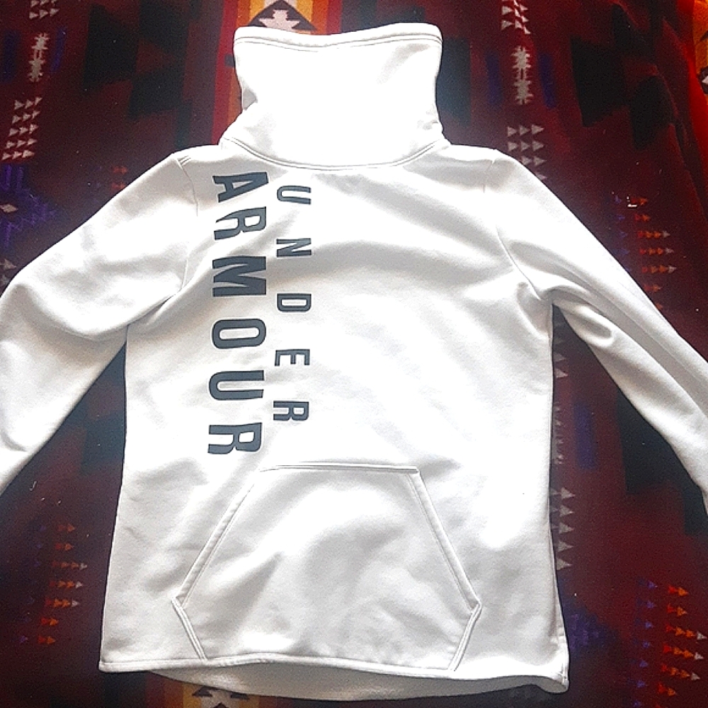 Women Turtle Neck 《UnderArmour》 [med]
